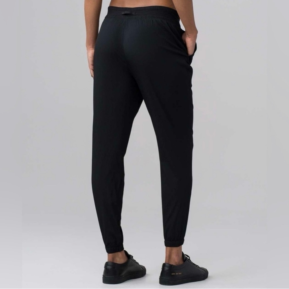 Lululemon In Depth Black Jogger Pants Size 4